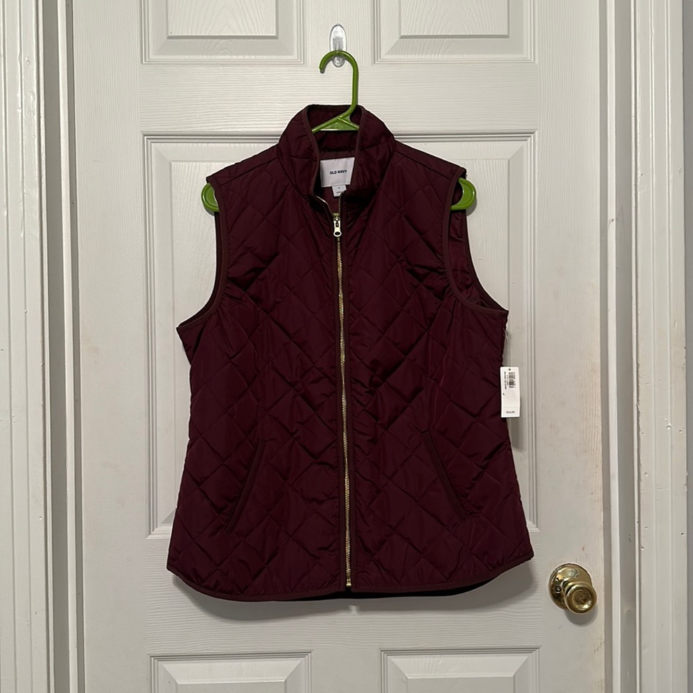 Old navy maroon / wine / burgundy quilted zip vest size large NWT